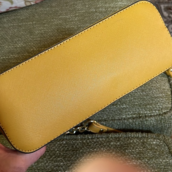 Steve Madden purse with gold chain & zipper detail ong shoulder strap & pocket - Picture 4 of 11